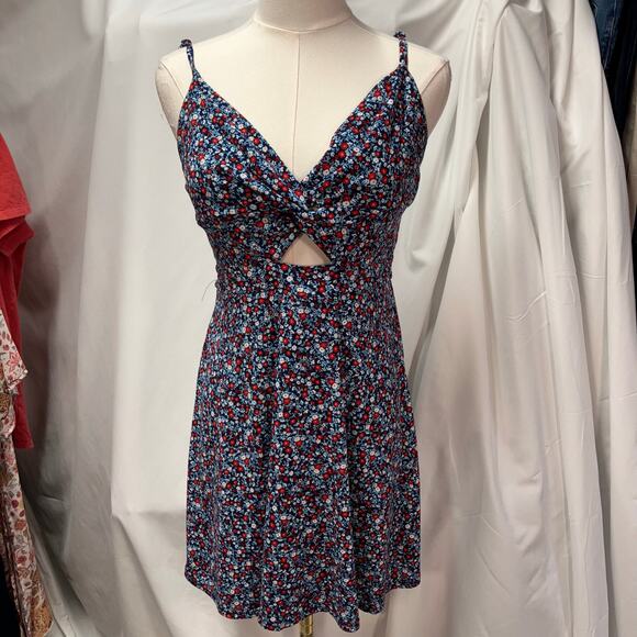 Francesca's Blue Rain Abagail Floral Front Twist Mini Dress Womens‎ Small Red - Picture 7 of 13